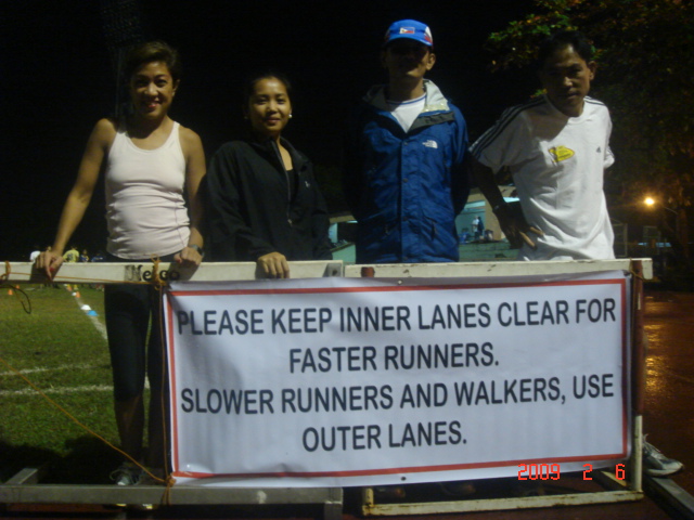 Ting, GiGi, Maj Ferdie Espejo & Coach Titus With The Signage