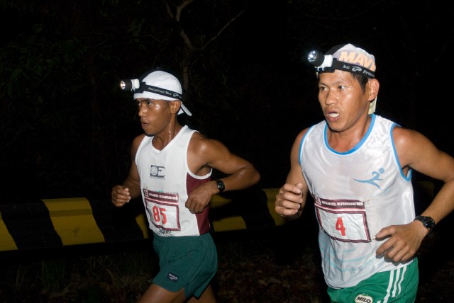 Jayson Fabricante (#85) & Mario Salumbides (#4) of Lucban, Quezon