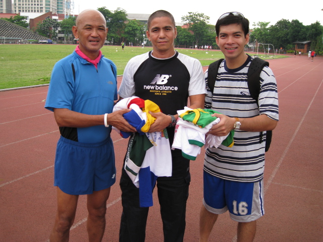 Ultrarunners Ronnie aka RunnerForChrist & Dennis Enriquez Donated "Used" Finisher's T-Shirts