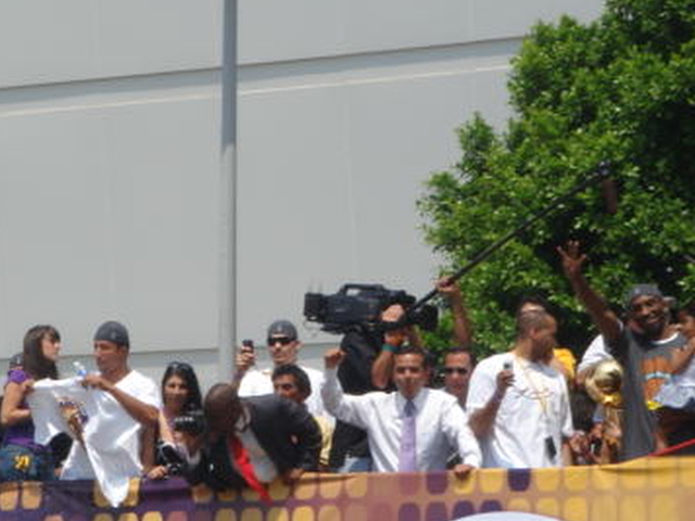 Glimpse of Kobe On the Right Side