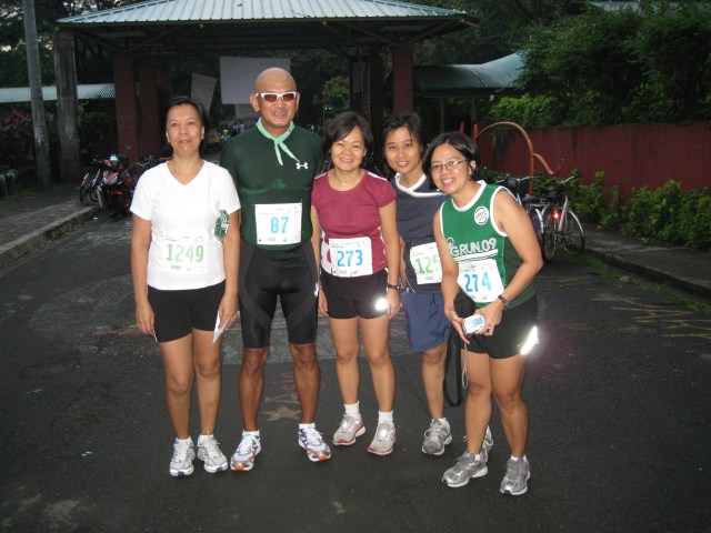 A Pose With Members of the UP Mountaineering Club