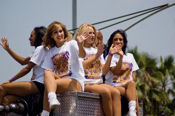 LA Lakers Cheerleaders (To The Hardcores, Any Comments?)