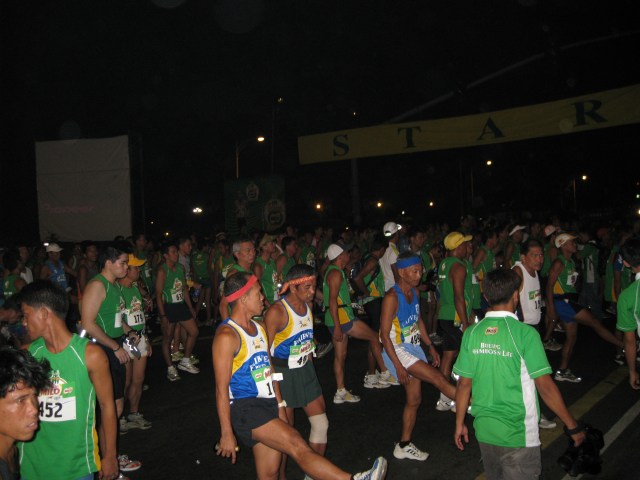 Stretching Exercises Before the Start of the Race