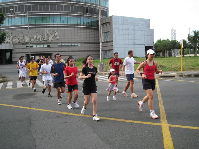2-Km Run Along the Roads of Filinvest City