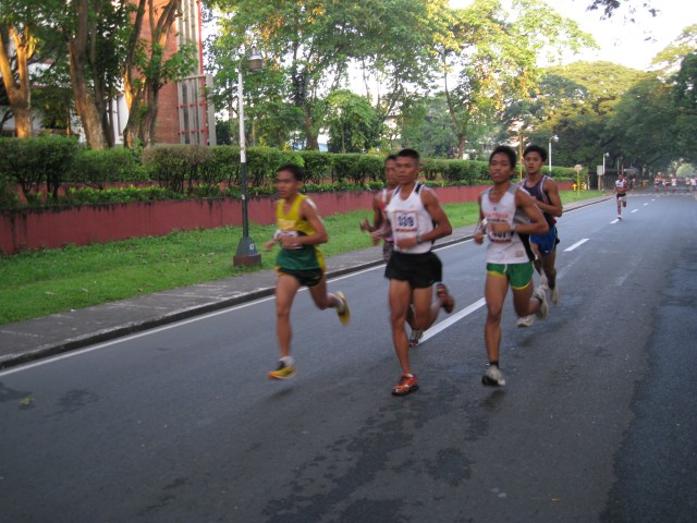 IMG_2124 Gerald Sabal (Middle) at the 5-Mile Run