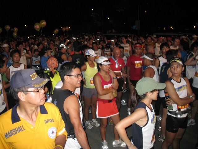 The Crowd & Runners of the Half-Marathon Race