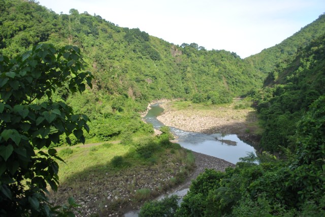 A View of The Buaya River From The Road