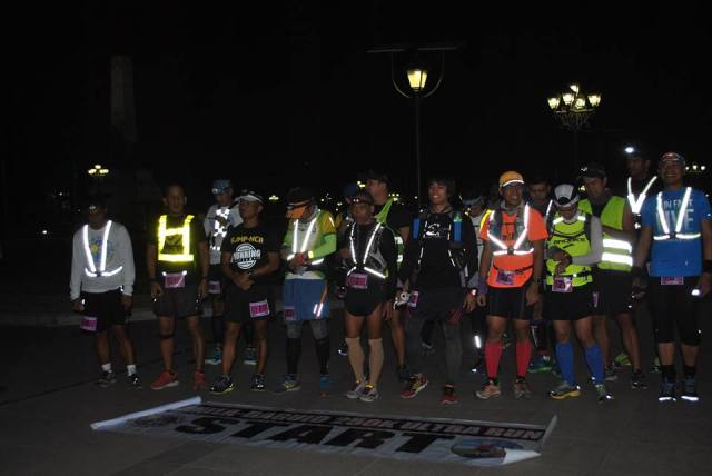 20 Runners @ The Starting Line In Luneta Park