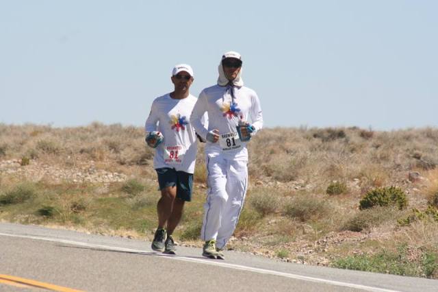 Gerald In Action With Luis Miguel Callao As Pacer